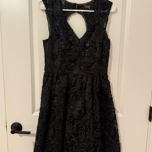 Elegant Black Lace Formal Dress with Keyhole Back